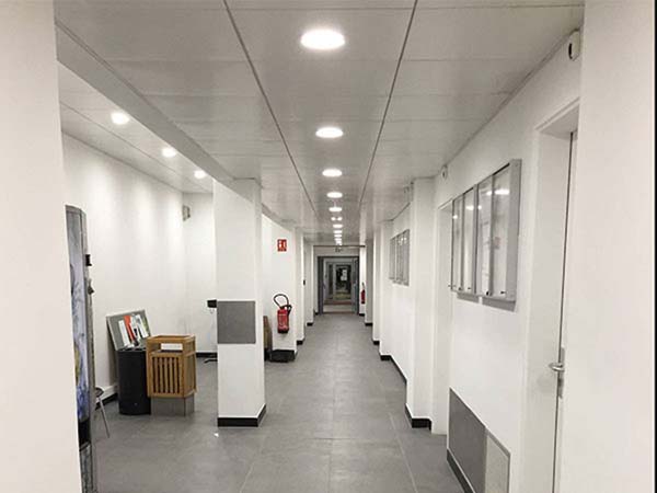 Eclairage LED pour Aeroport de Paris - Aeroport Roissy 2016 - Utilisation encastres de plafond Vieste