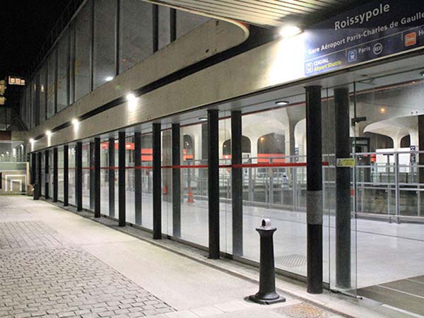 Eclairage LED pour Aeroport de Paris - Gare RER Roissy Pole 2016 - Utilisation Zaurak detection de presence