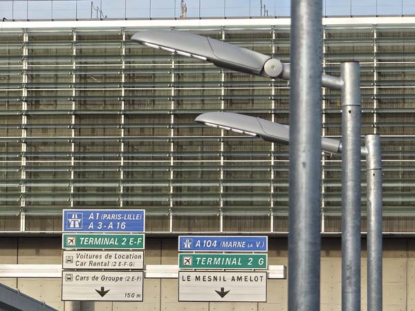 Eclairage LED pour Aeroport de Paris - Parking Air France T2E-2F Roissy 2012 - Utilisation Nicole Innolumis 56w et Lumatube option Dali