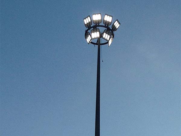 Eclairage LED pour Fedex – Parking Fedex Roissy 2017 – Utilisation Palmax 270w sur mat de 22m avec Driver deporte