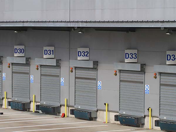 Eclairage LED pour Fedex - Zone de chargement Fedex Roissy 2016 - Utilisation Xion 24 asymetrique