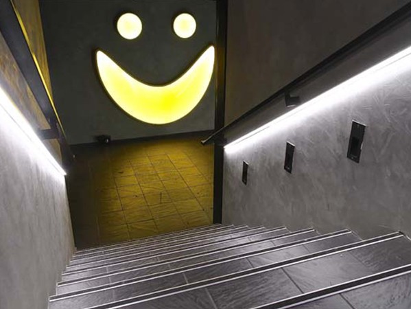 Eclairage LED pour Parking Celestin Lyon 2014 - Utilisation bandeau lumineux dans profile aluminium