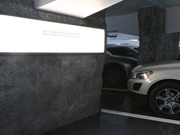 Eclairage LED pour Parking Celestin Lyon 2014 - Utilisation retro-eclairage panneaux lumineux sur-mesure